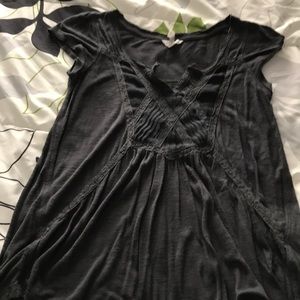 Grey short sleeved top